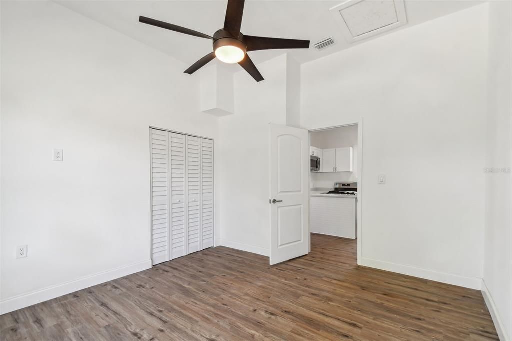 For Sale: $650,000 (6 beds, 0 baths, 2127 Square Feet)