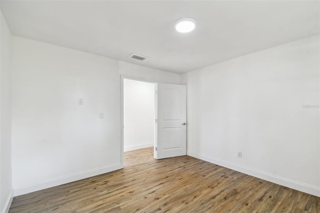 For Sale: $650,000 (6 beds, 0 baths, 2127 Square Feet)