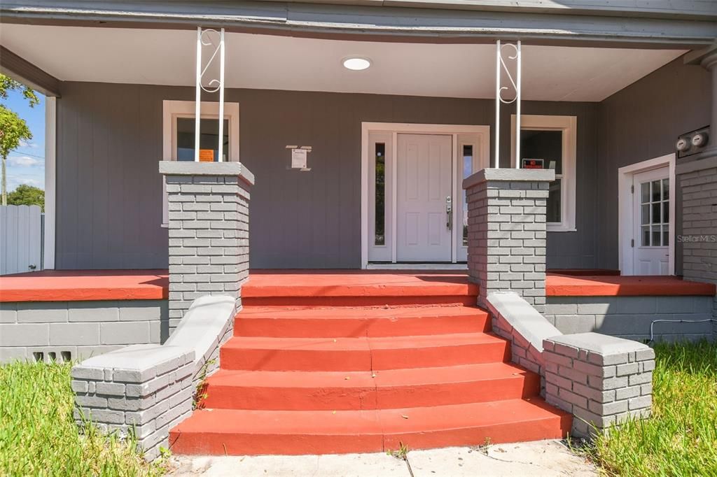 For Sale: $650,000 (6 beds, 0 baths, 2127 Square Feet)