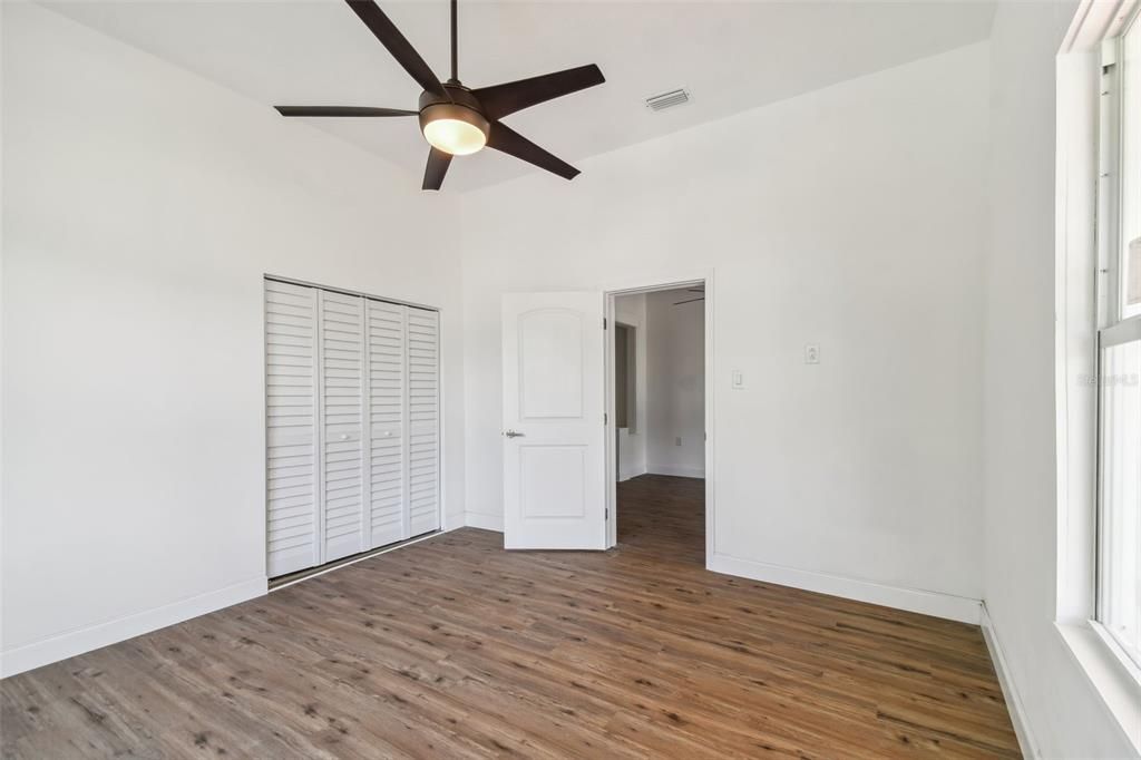 For Sale: $650,000 (6 beds, 0 baths, 2127 Square Feet)