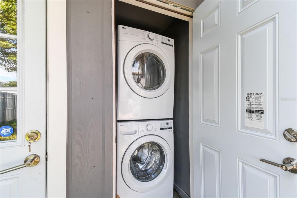 For Sale: $650,000 (6 beds, 0 baths, 2127 Square Feet)