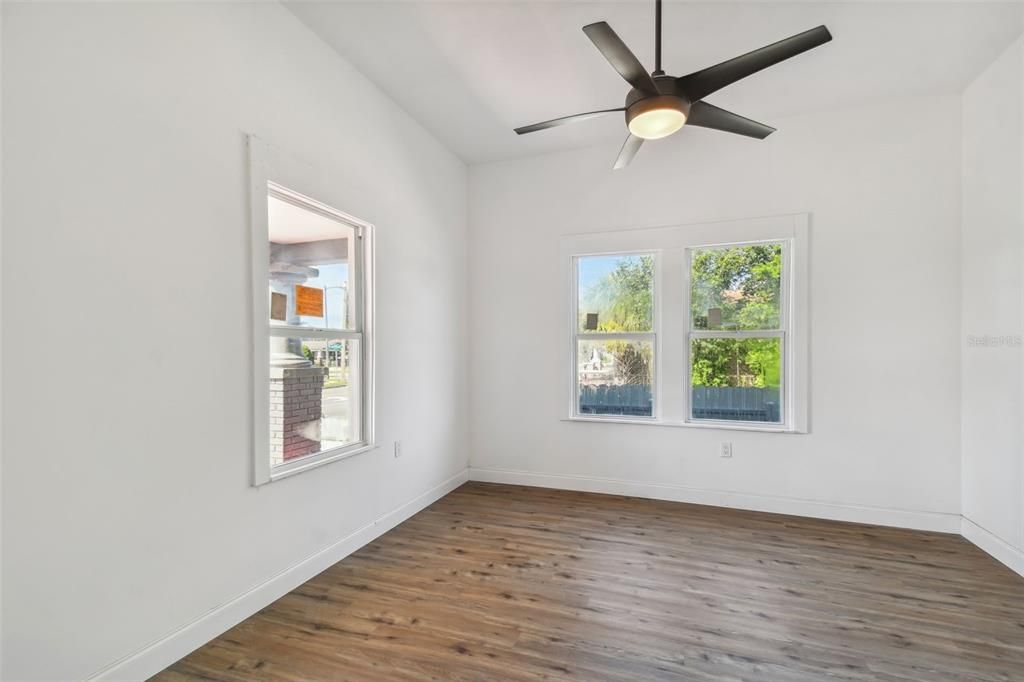 For Sale: $650,000 (6 beds, 0 baths, 2127 Square Feet)