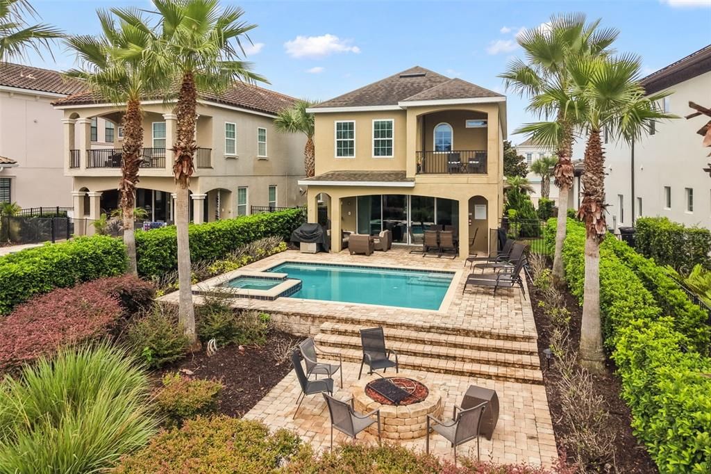 For Sale: $925,000 (5 beds, 5 baths, 3326 Square Feet)