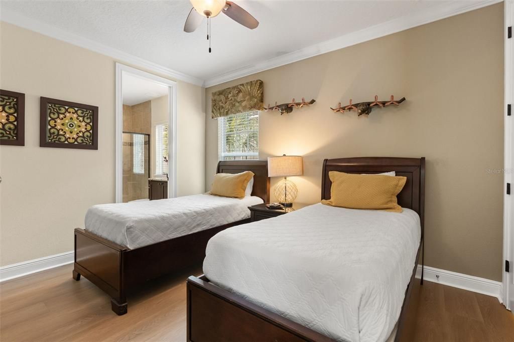 For Sale: $925,000 (5 beds, 5 baths, 3326 Square Feet)