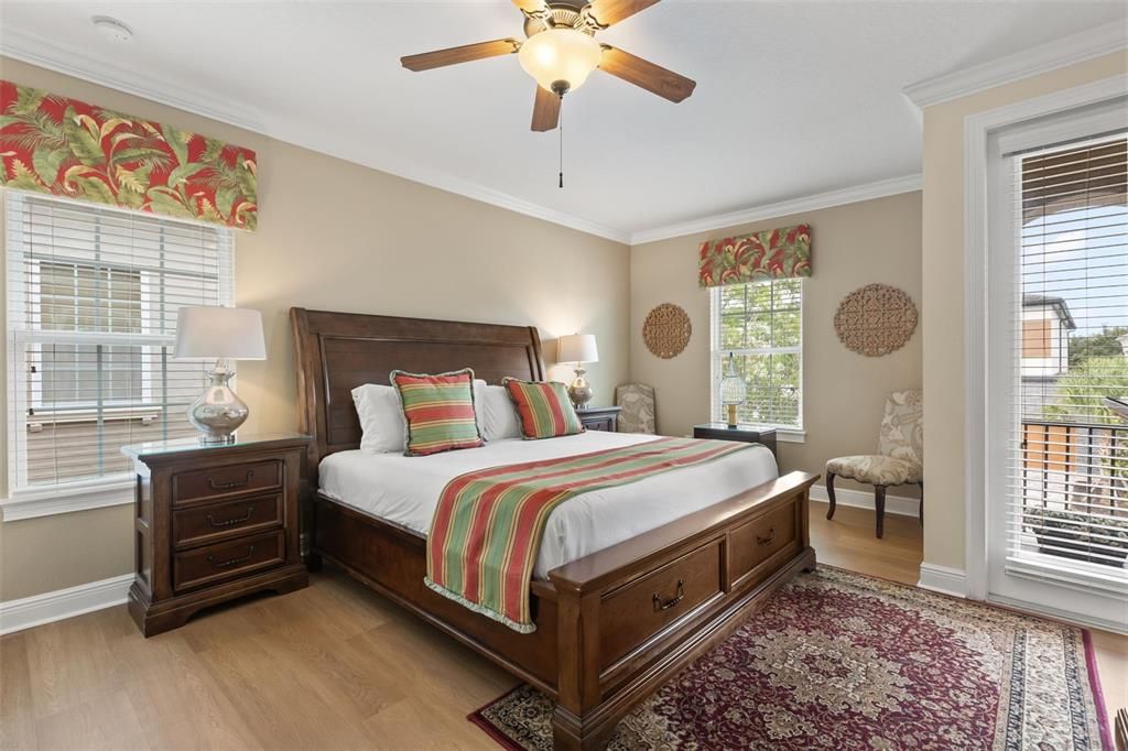 For Sale: $925,000 (5 beds, 5 baths, 3326 Square Feet)