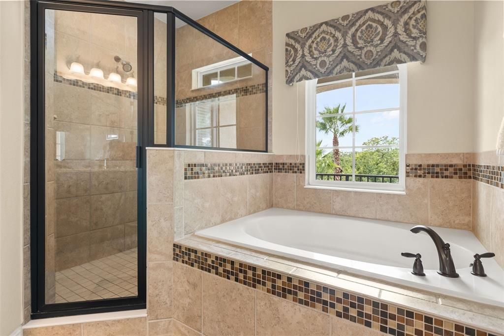 For Sale: $925,000 (5 beds, 5 baths, 3326 Square Feet)