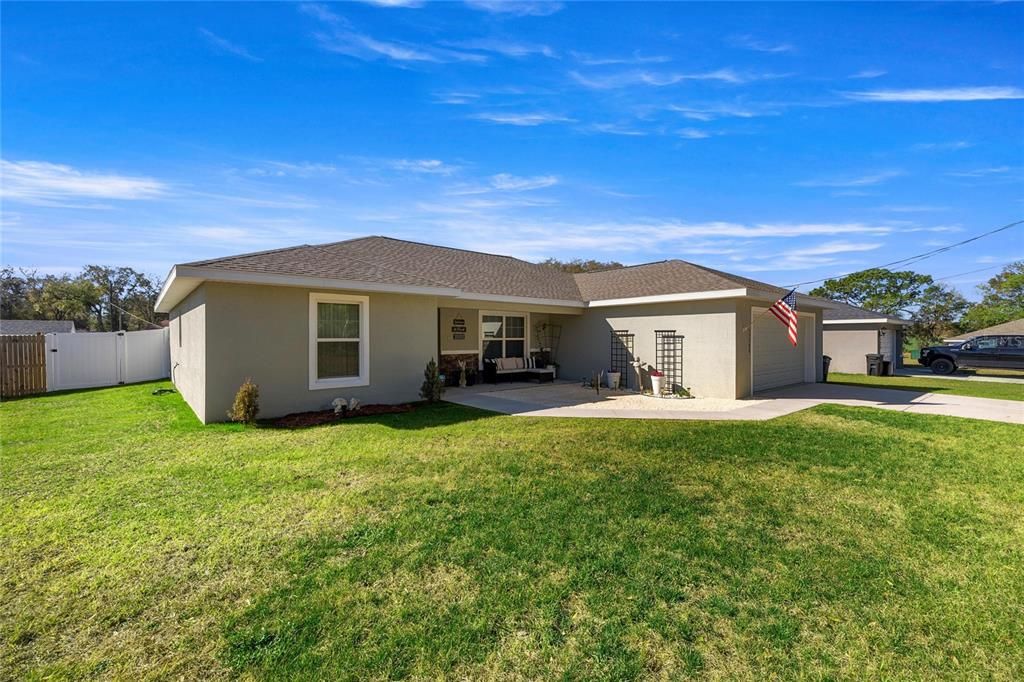 For Sale: $279,900 (3 beds, 2 baths, 1667 Square Feet)