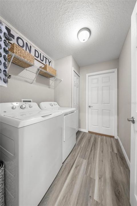 For Sale: $279,900 (3 beds, 2 baths, 1667 Square Feet)