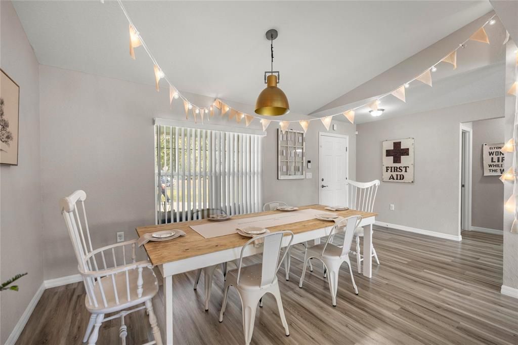 For Sale: $279,900 (3 beds, 2 baths, 1667 Square Feet)