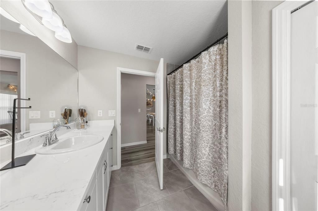 For Sale: $279,900 (3 beds, 2 baths, 1667 Square Feet)