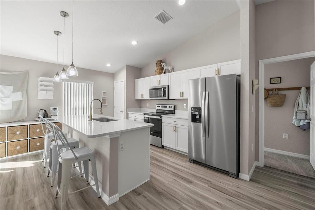 For Sale: $279,900 (3 beds, 2 baths, 1667 Square Feet)