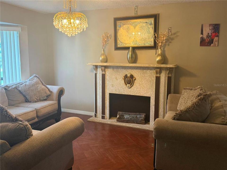 For Rent: $1,800 (3 beds, 2 baths, 1900 Square Feet)