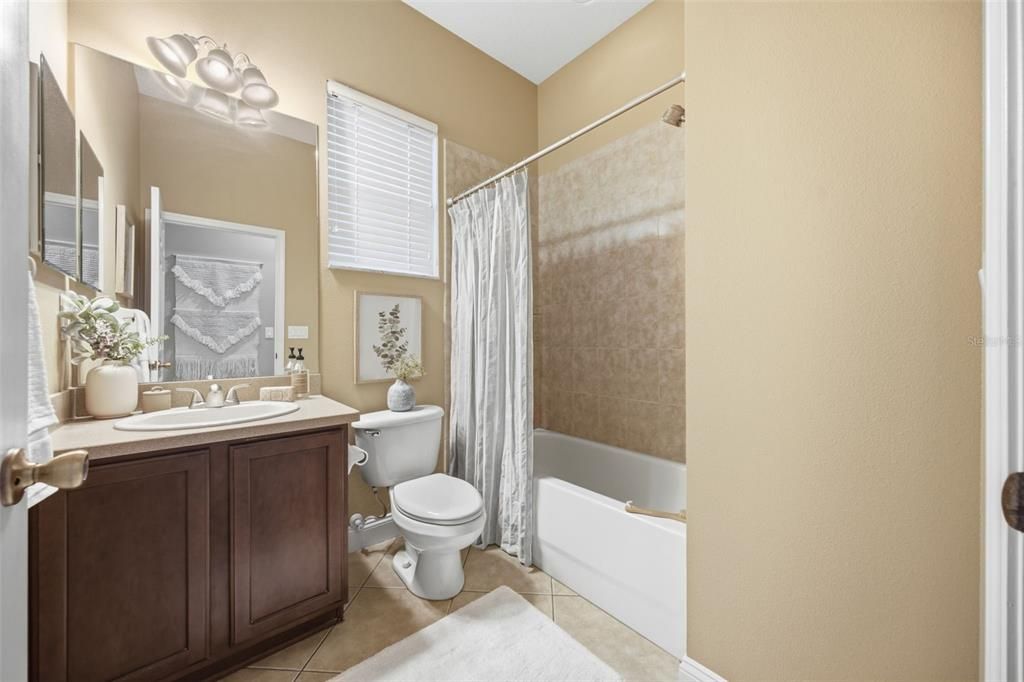 For Sale: $430,000 (3 beds, 2 baths, 1888 Square Feet)