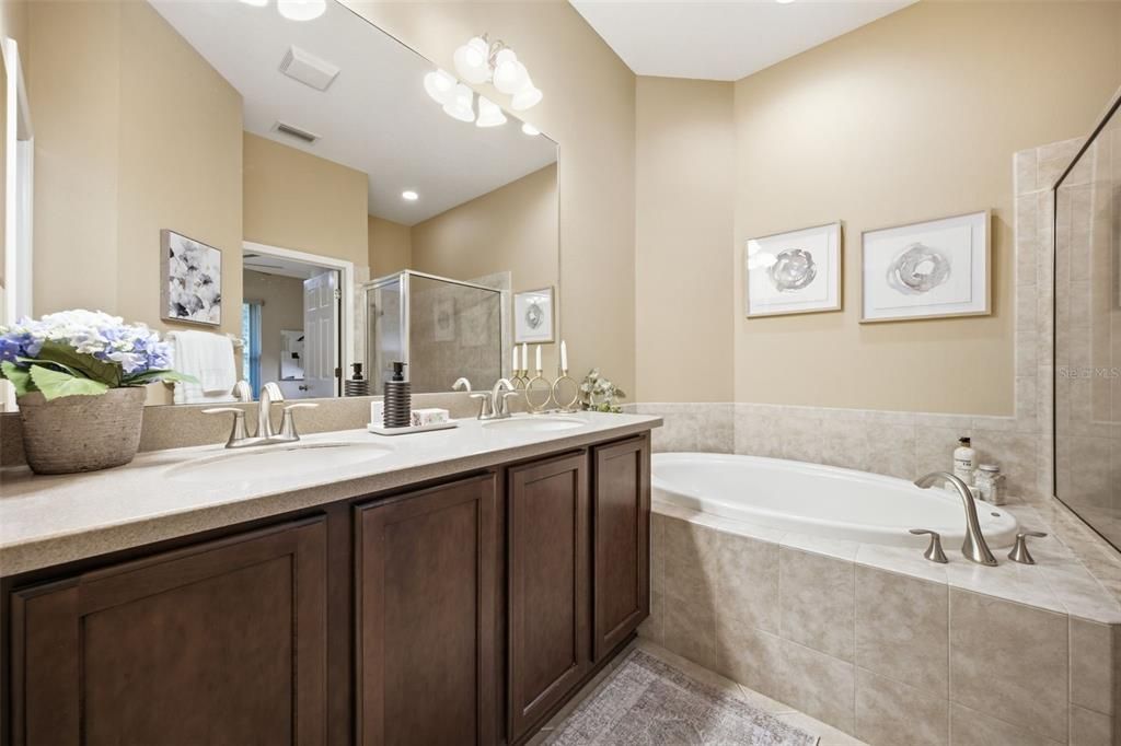For Sale: $430,000 (3 beds, 2 baths, 1888 Square Feet)