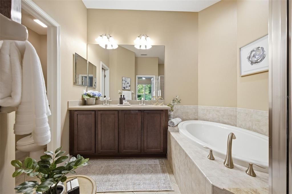 For Sale: $430,000 (3 beds, 2 baths, 1888 Square Feet)
