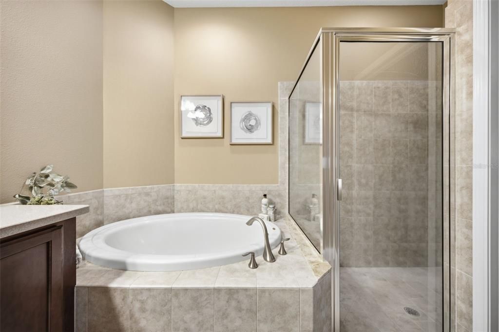 For Sale: $430,000 (3 beds, 2 baths, 1888 Square Feet)
