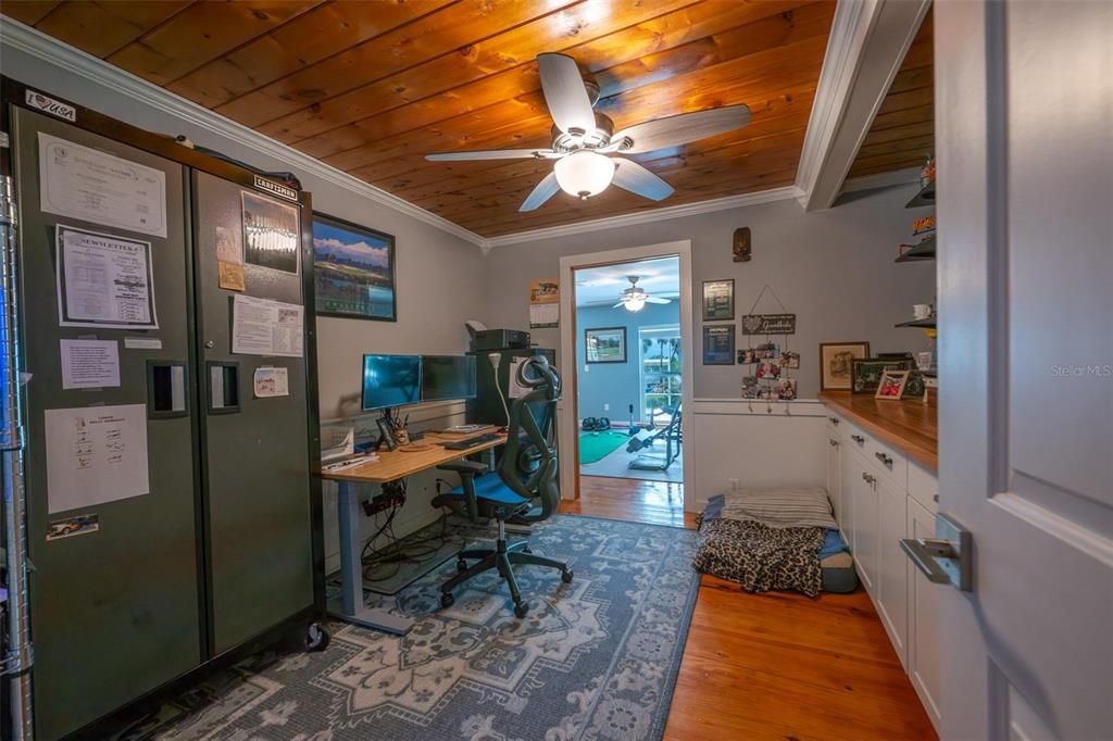 For Sale: $1,088,000 (3 beds, 2 baths, 2517 Square Feet)