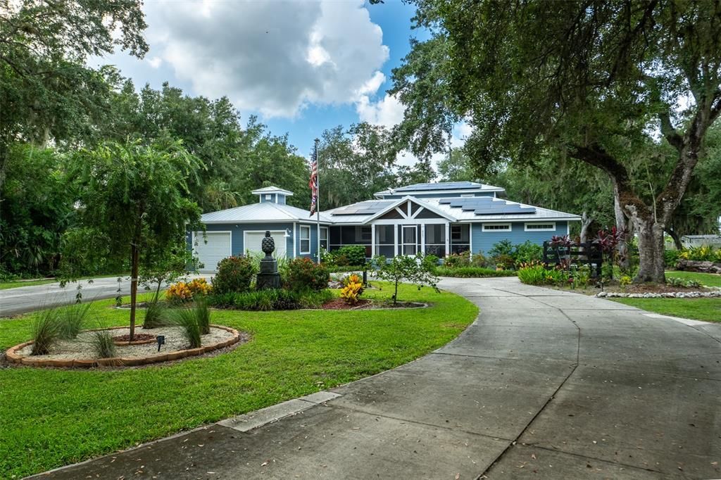 For Sale: $1,088,000 (3 beds, 2 baths, 2517 Square Feet)