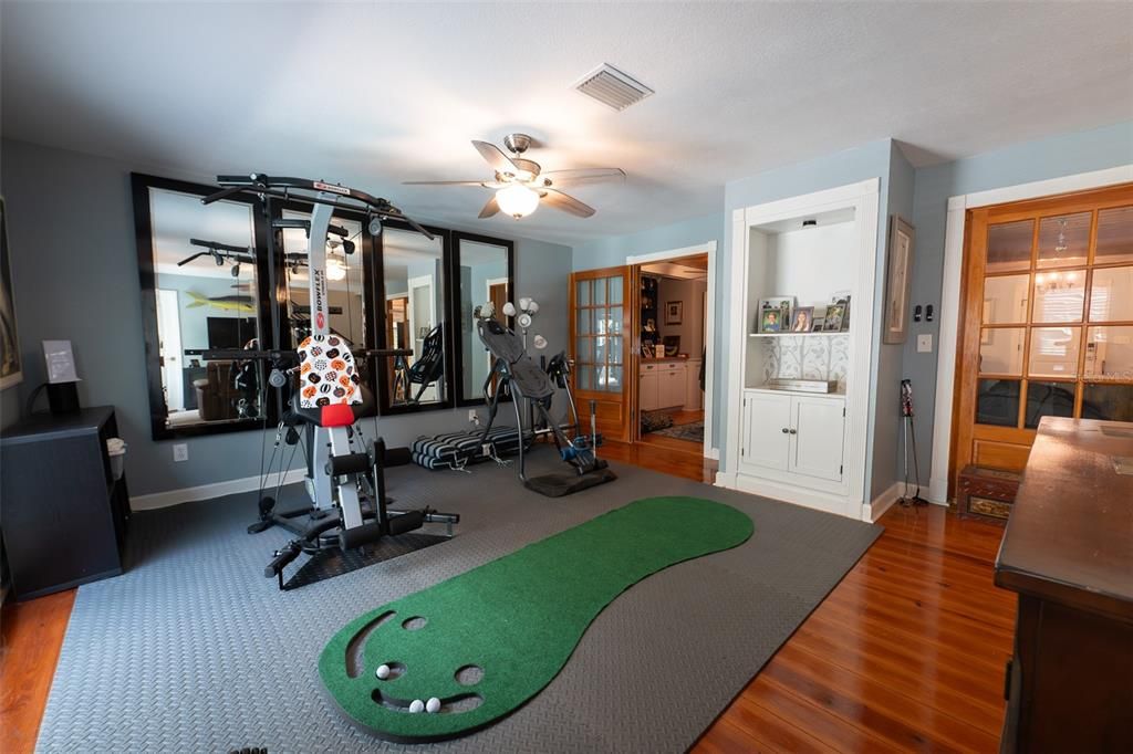 For Sale: $1,088,000 (3 beds, 2 baths, 2517 Square Feet)
