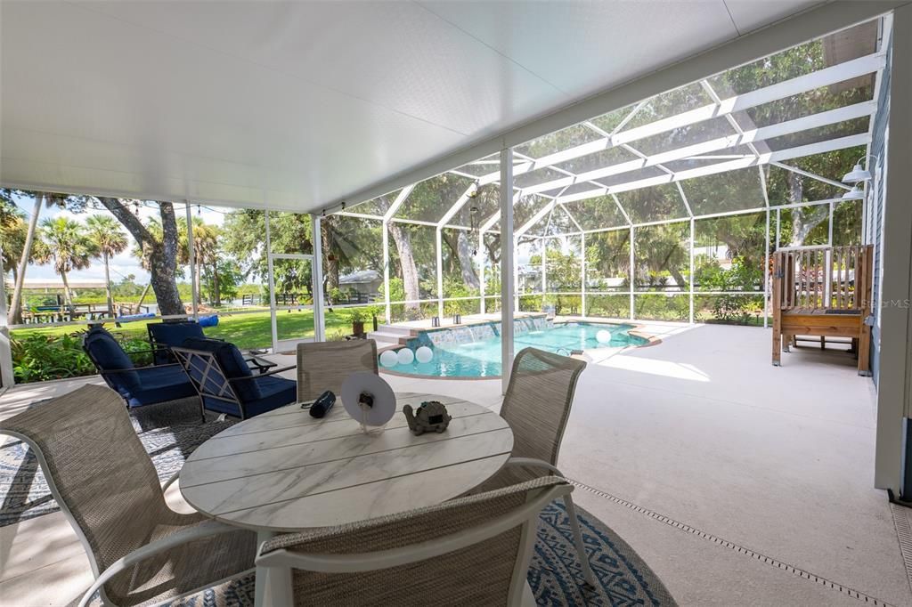 For Sale: $1,088,000 (3 beds, 2 baths, 2517 Square Feet)