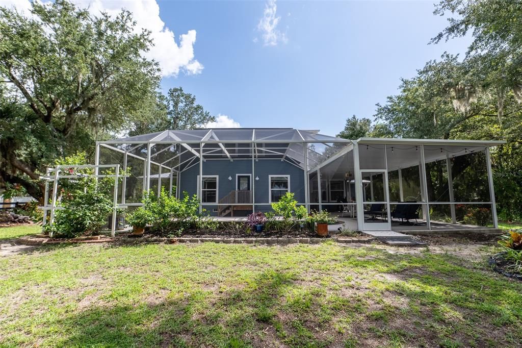 For Sale: $1,088,000 (3 beds, 2 baths, 2517 Square Feet)