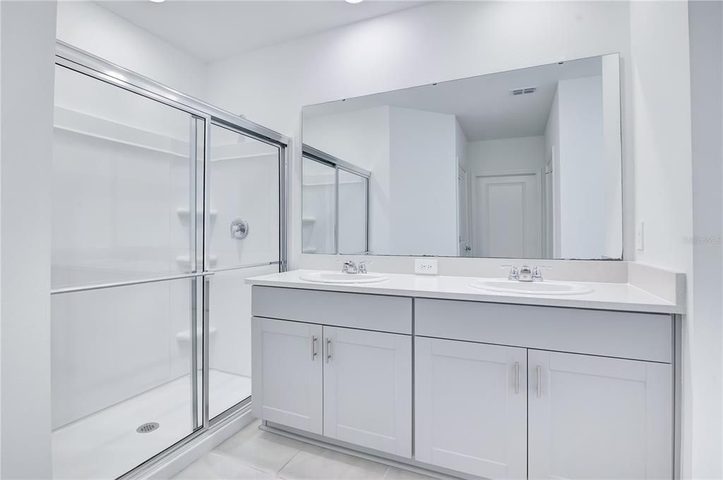 В аренду: $2,000 (3 спален, 2 ванн, 1457 Квадратных фут)