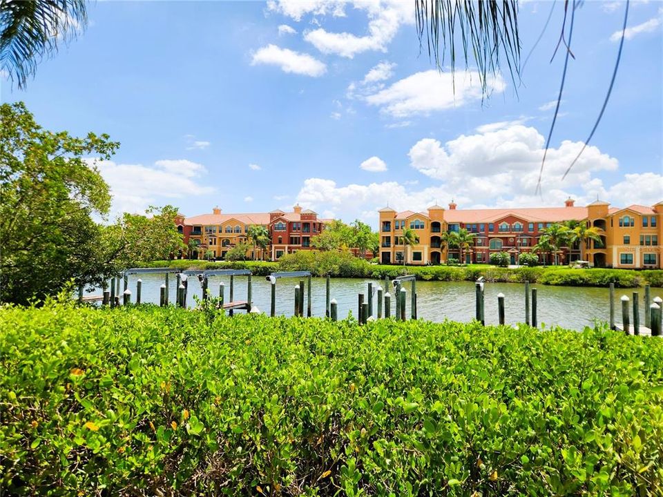 For Rent: $2,200 (2 beds, 2 baths, 1368 Square Feet)