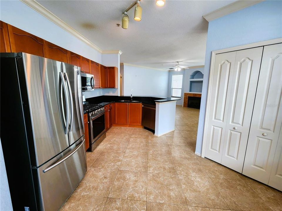 For Rent: $2,200 (2 beds, 2 baths, 1368 Square Feet)