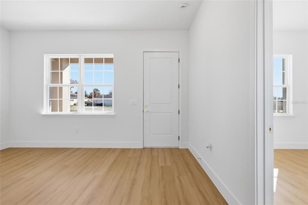 For Sale: $324,900 (4 beds, 3 baths, 1802 Square Feet)