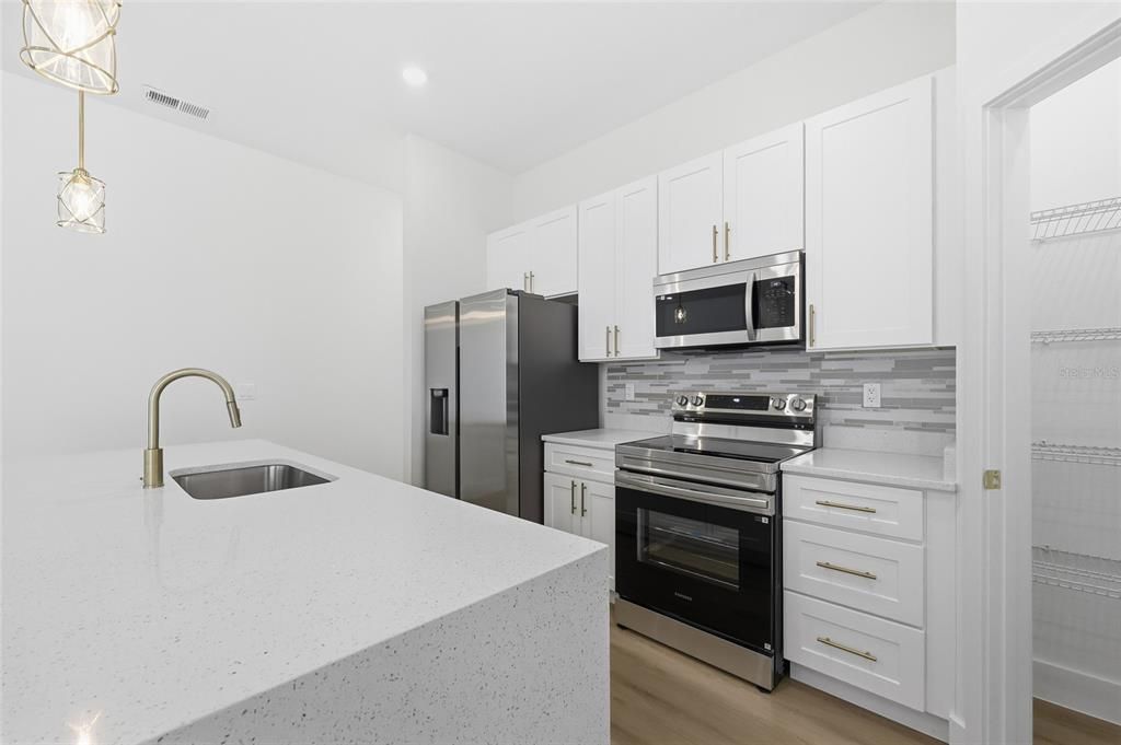For Sale: $324,900 (4 beds, 3 baths, 1802 Square Feet)