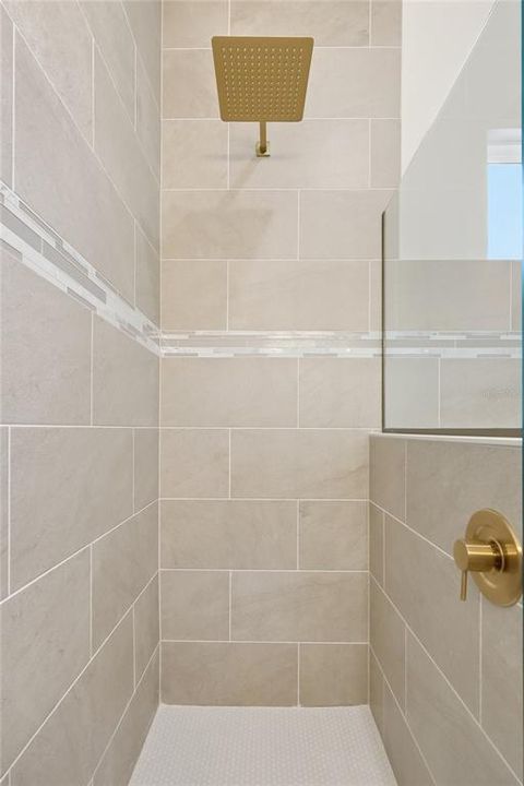 For Sale: $324,900 (4 beds, 3 baths, 1802 Square Feet)