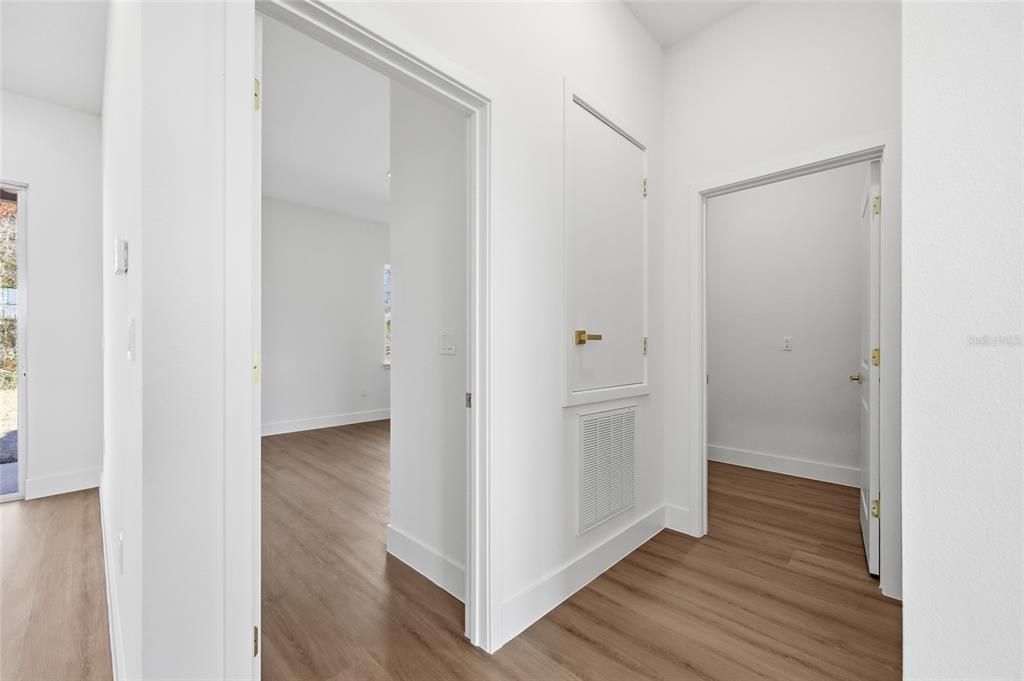 For Sale: $324,900 (4 beds, 3 baths, 1802 Square Feet)