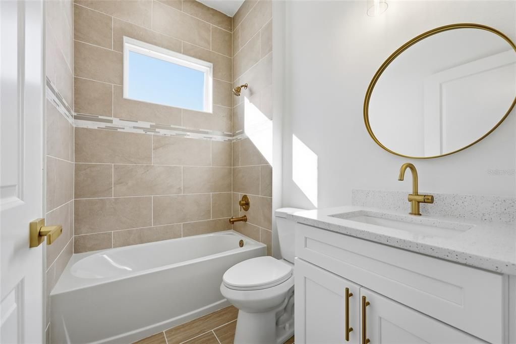 For Sale: $324,900 (4 beds, 3 baths, 1802 Square Feet)