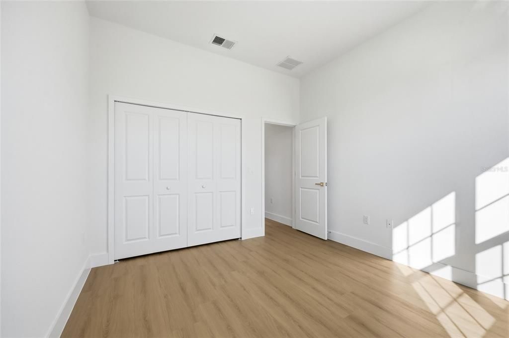 For Sale: $324,900 (4 beds, 3 baths, 1802 Square Feet)