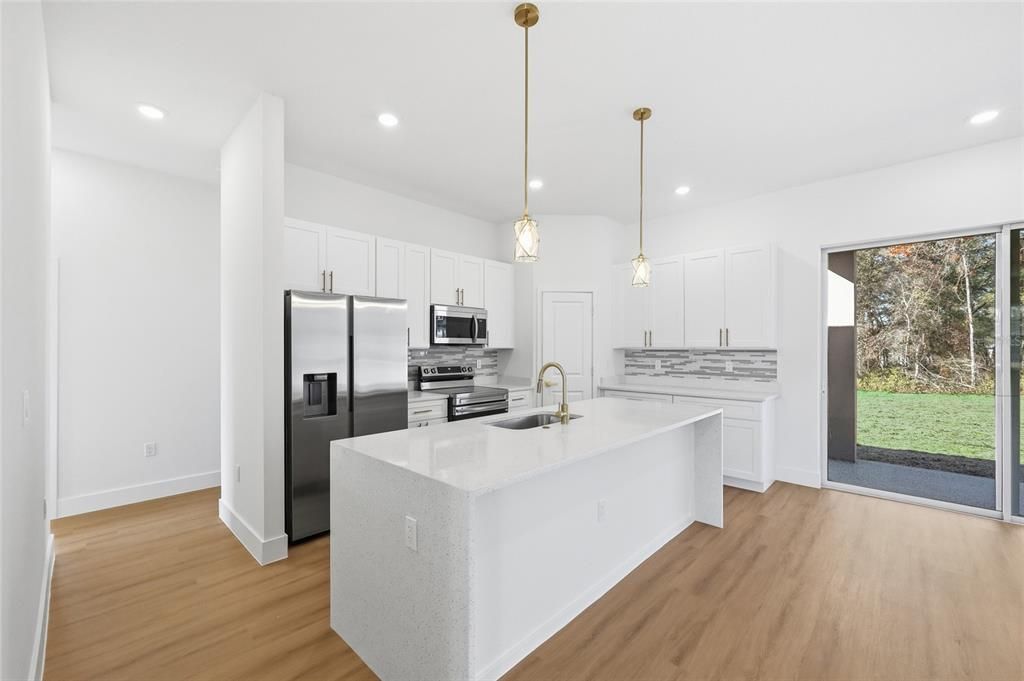 For Sale: $324,900 (4 beds, 3 baths, 1802 Square Feet)
