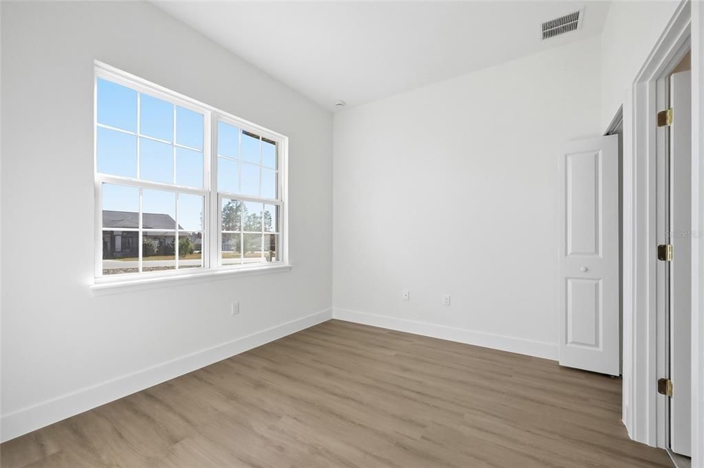For Sale: $324,900 (4 beds, 3 baths, 1802 Square Feet)