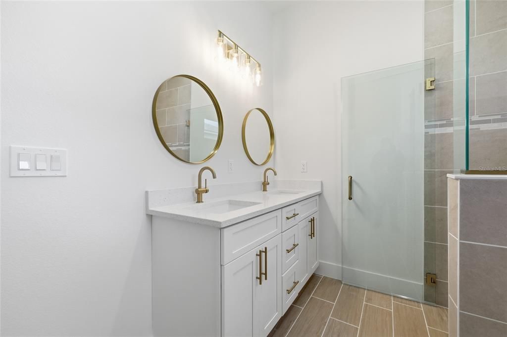 For Sale: $324,900 (4 beds, 3 baths, 1802 Square Feet)