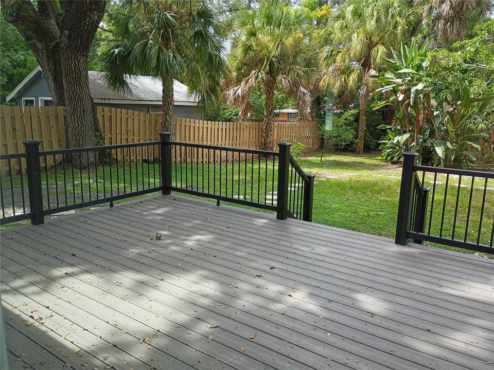 For Sale: $425,000 (2 beds, 1 baths, 945 Square Feet)