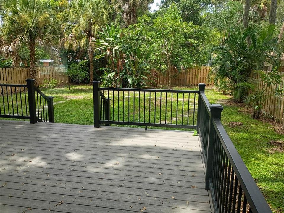For Sale: $425,000 (2 beds, 1 baths, 945 Square Feet)