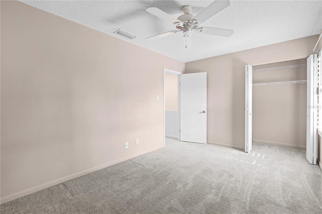 For Sale: $210,000 (2 beds, 1 baths, 1056 Square Feet)