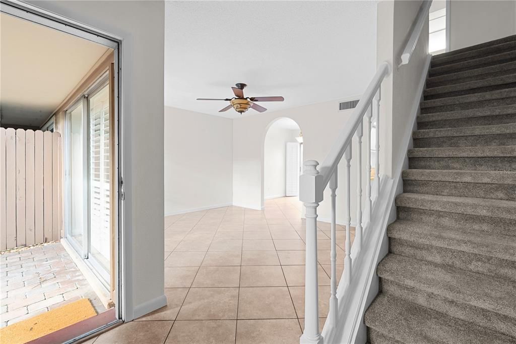 For Sale: $210,000 (2 beds, 1 baths, 1056 Square Feet)