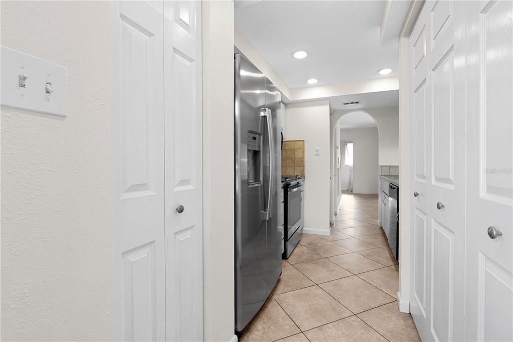 For Sale: $210,000 (2 beds, 1 baths, 1056 Square Feet)