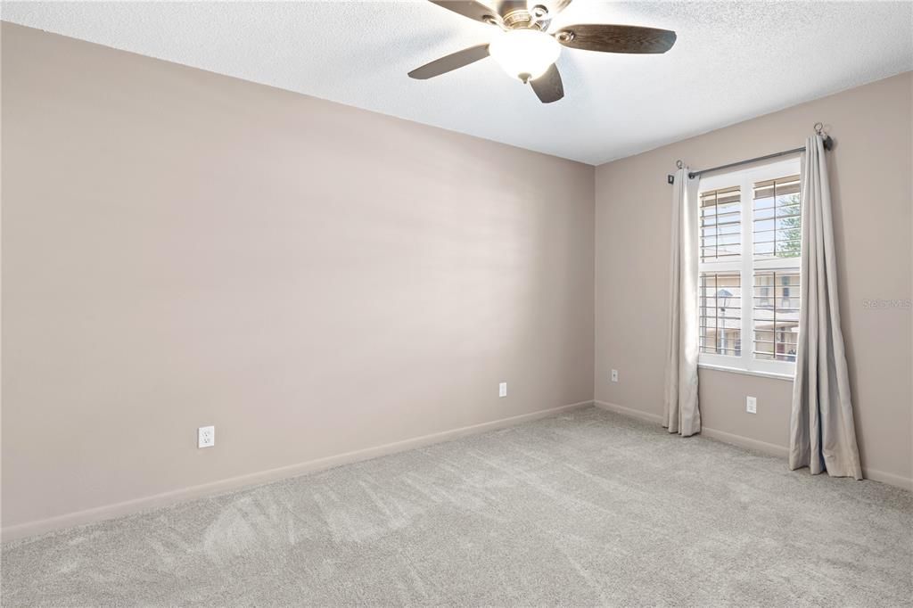 For Sale: $210,000 (2 beds, 1 baths, 1056 Square Feet)