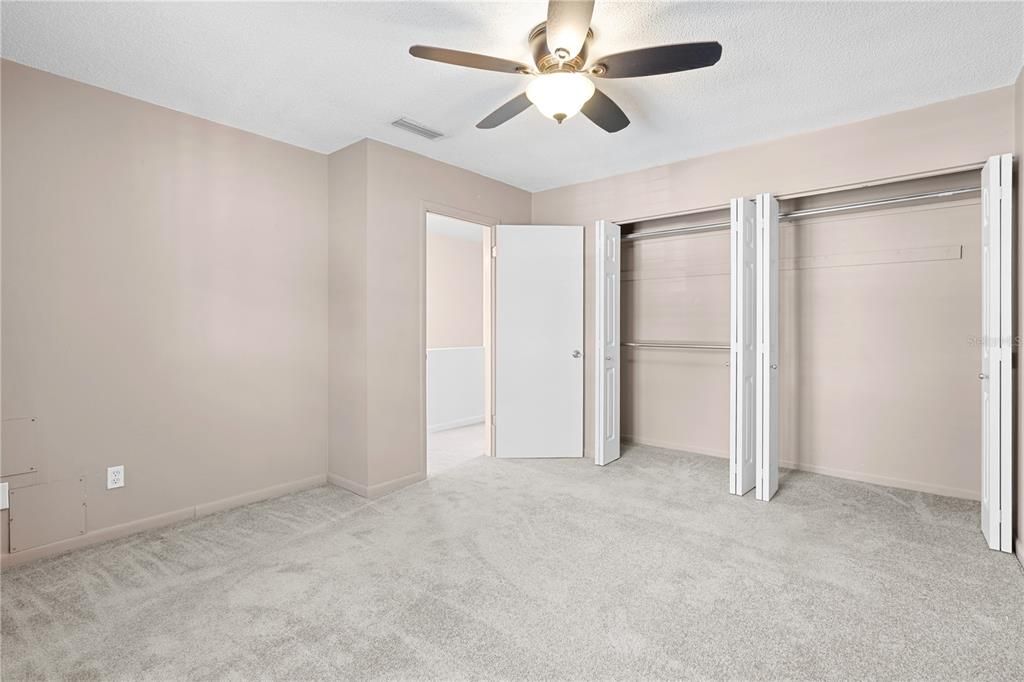 For Sale: $210,000 (2 beds, 1 baths, 1056 Square Feet)