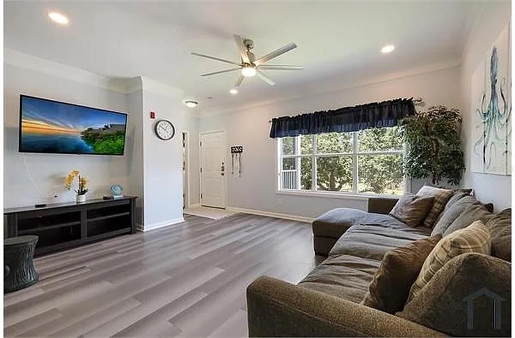 For Rent: $1,900 (2 beds, 2 baths, 1132 Square Feet)