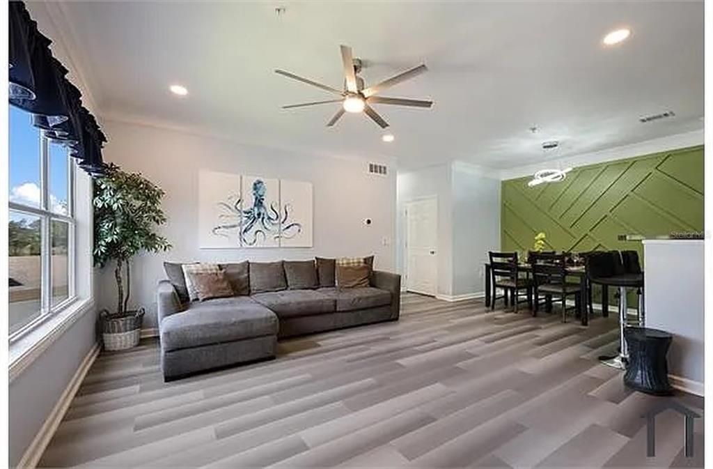 For Rent: $1,900 (2 beds, 2 baths, 1132 Square Feet)