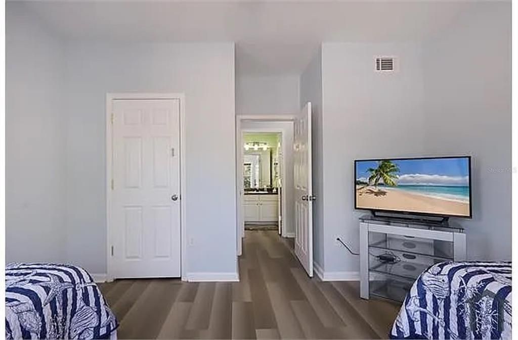 For Rent: $1,900 (2 beds, 2 baths, 1132 Square Feet)