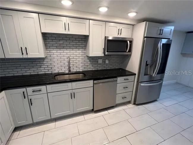For Rent: $1,825 (3 beds, 2 baths, 1687 Square Feet)