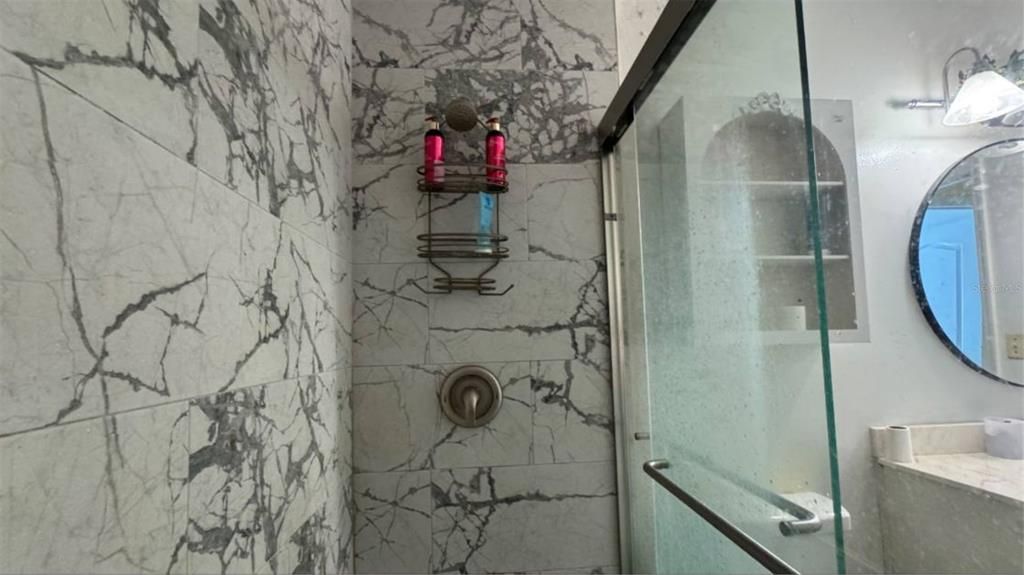 For Rent: $2,100 (4 beds, 2 baths, 1890 Square Feet)