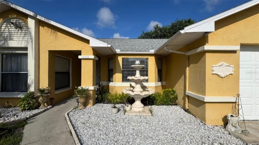 For Rent: $2,100 (4 beds, 2 baths, 1890 Square Feet)